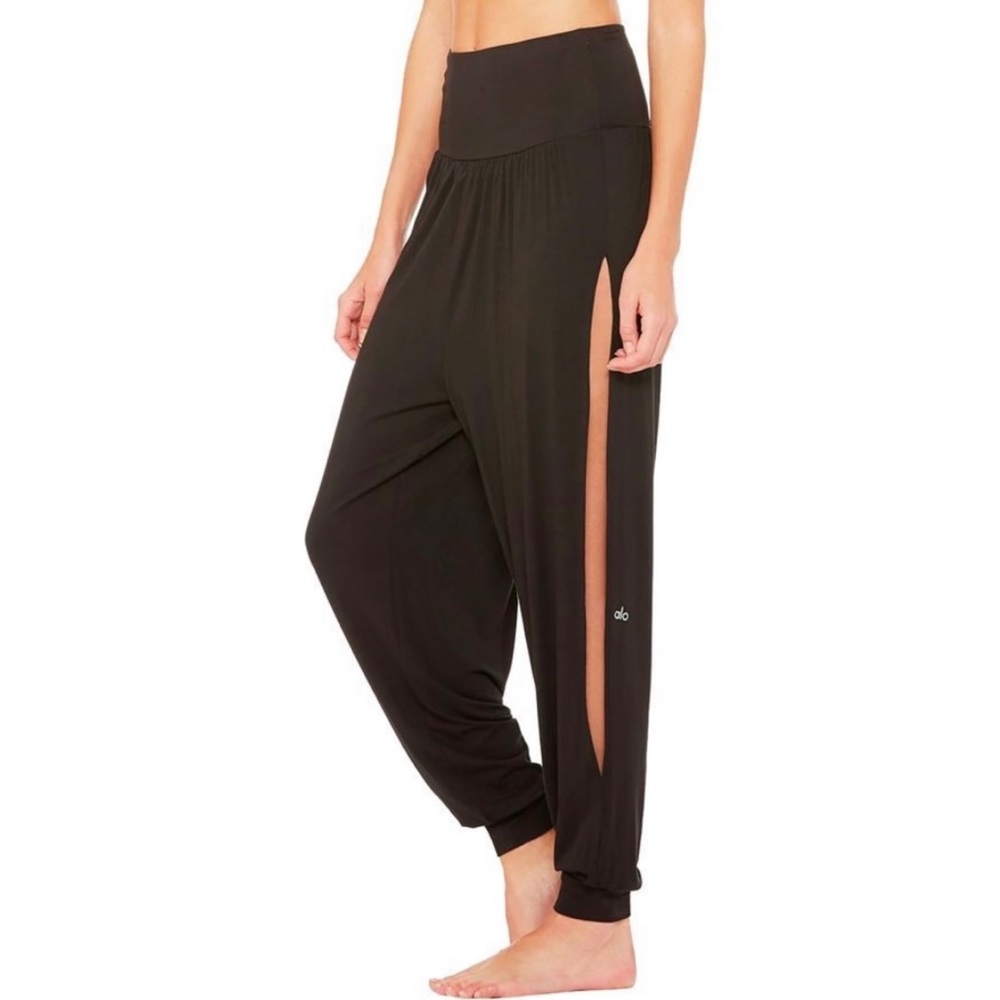 Black Intention Pant (XS) - Alo Yoga